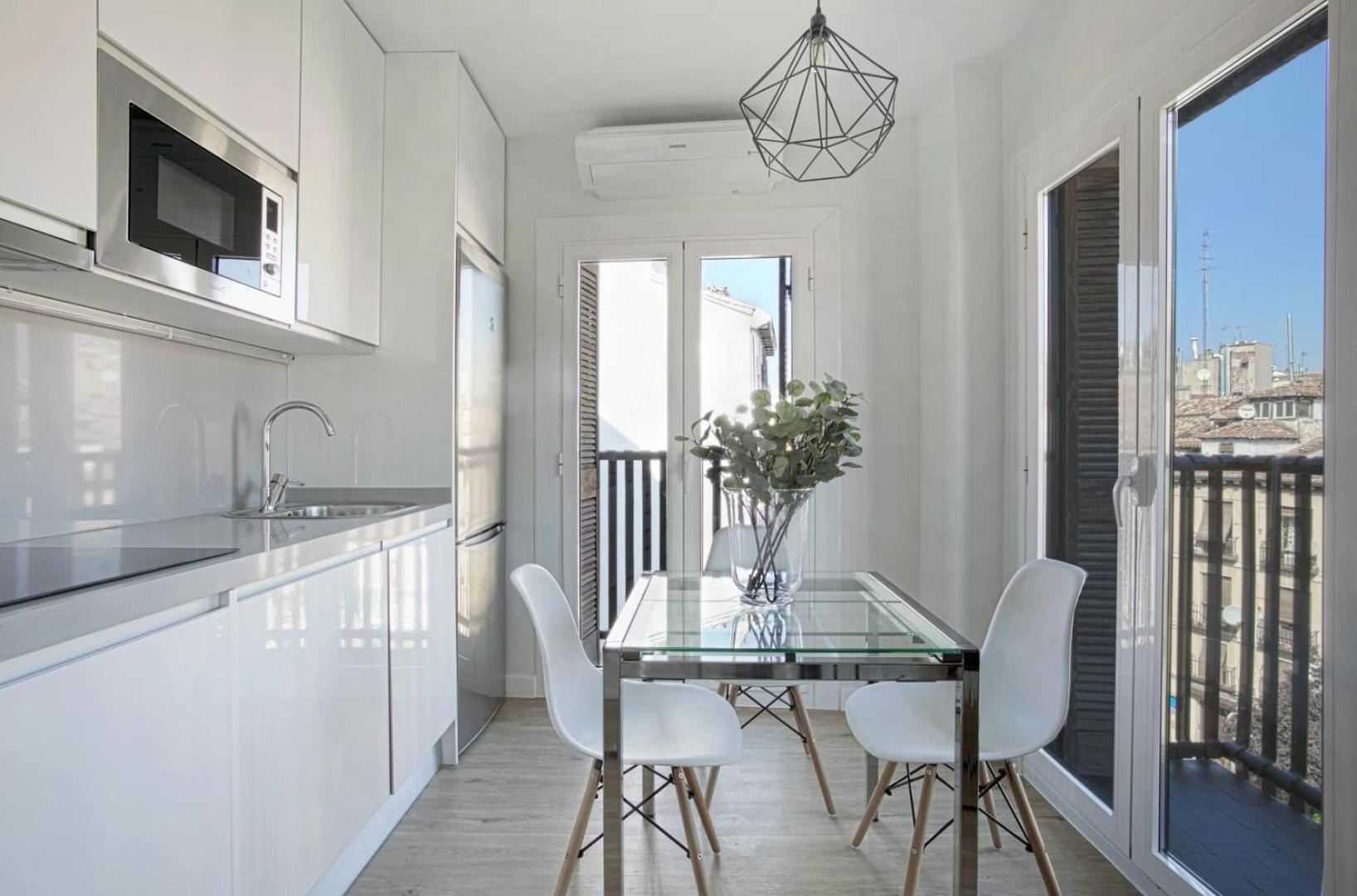 Genteel Home Cava Baja Madrid Eksteriør bilde