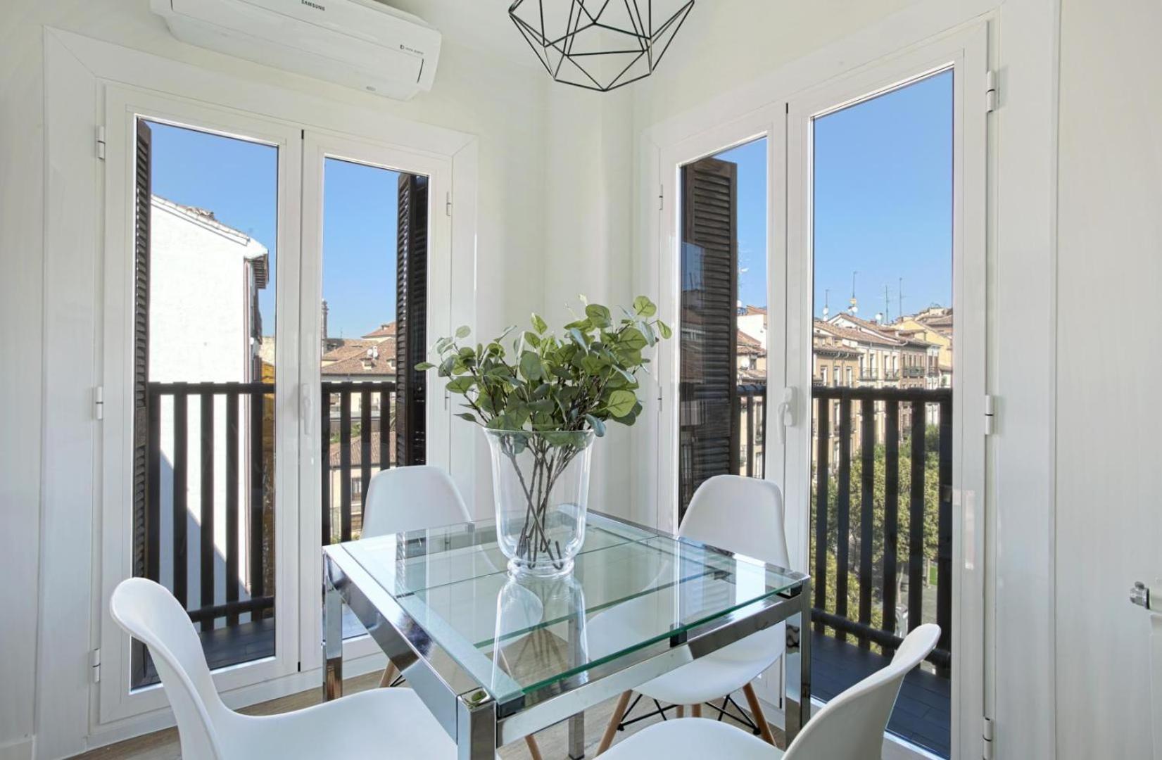 Genteel Home Cava Baja Madrid Eksteriør bilde